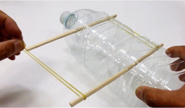 Cách làm bẫy chuột thông minh bằng chai nhựa, thùng sơn đơn giản