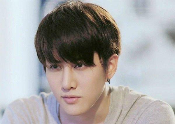 Rủ mãi bạn gái mới chịu qua đêm, vào phòng ngủ lật chăn tôi “mất mật” nhìn cảnh bên dưới  - 3