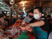 Tiêu dùng - Hà Nội: 1 quả bí giá 60 nghìn, mỗi người chỉ được mua 3 vỉ trứng