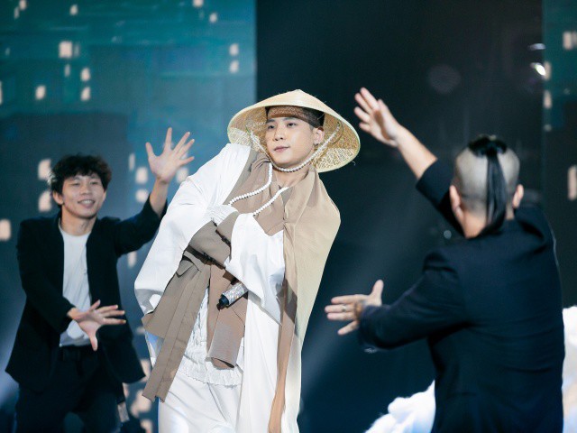 Quân A.P kể chuyện ông Bụt thời hiện đại, được khen là bài thi hay