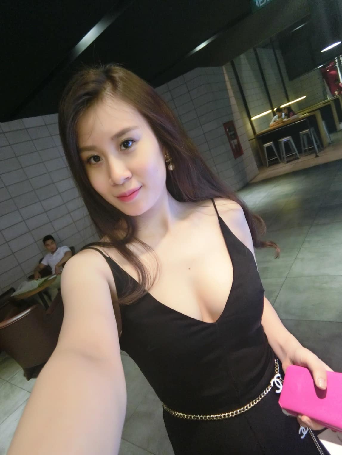 Chăm con trong penthouse 18 tỷ, hotgirl tiếp viên hàng không nhớ ngày chưa chồng rảnh rỗi, đẹp quyến rũ - 1