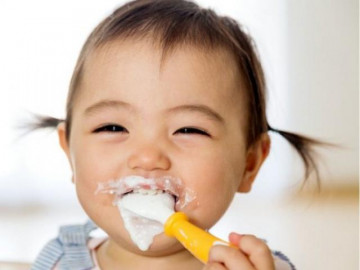 Hướng dẫn cách làm sữa chua từ sữa công thức cho bé siêu đơn giản