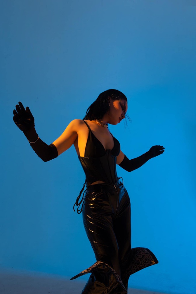 Ánh Tuyết sau khi giảm cân cũng đang sở hữu body chuẩn khiến nhiều người trầm trồ.