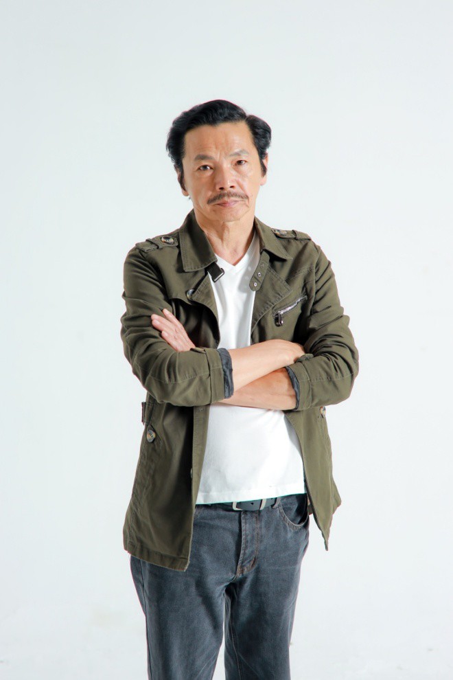 Trong phim, NSND Trung Anh thủ vai ông Huấn - tài xế riêng cho gia đình vợ chồng ông Tôn và bà Trang.