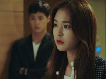 Ra ngoài ăn đổi gió, vừa cầm điện thoại của chồng lên tôi chết lặng thấy thứ tự kết nối