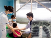Sức khỏe - Bé gái nguy kịch do nuốt phải loại đồ vật bỏ đi gia đình nào cũng có trong nhà