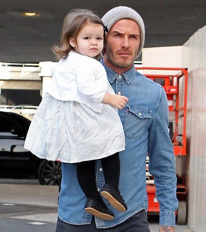 Nhận không ra Harper Beckham tuổi lên 10: Tròn mũm mĩm nhưng mặt vẫn cực phẩm! - 5