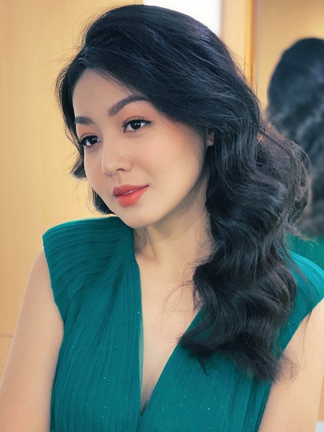 img srchttps://cdn.eva.vn/upload/3-2021/images/2021-08-02/nu-mc-vtv-xinh-dep-khien-cac-anh-em-muon-vote-ran-ran-hoa-ra-da-la-me-2-con-79758817_10212036865355269_7387511892794671104_n-1627902884-90-width660height596.jpg /