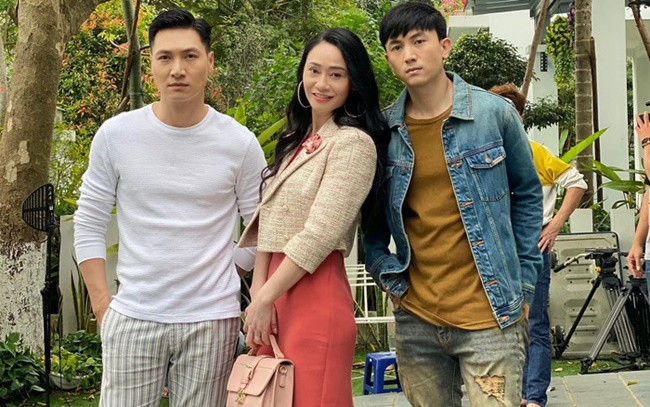 Trong Hương Vị Tình Thân, bà Xuân luôn tự hào khi có hai quý tử vừa đẹp trai vừa ưu tú.