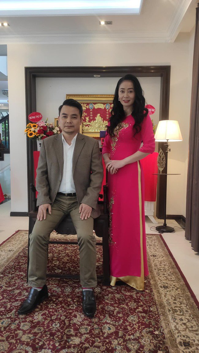 Bà Xuân cũng không phải lo nghĩ chuyện tiền nong vì có chồng là người thành đạt.