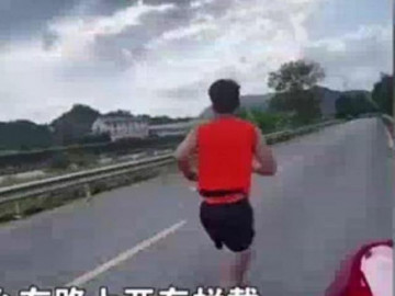  Ấm ức vì cãi không lại vợ, chồng chạy một mạch 30km về nhà ngoại, làm một việc khiến cô sợ tái mặt 