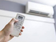 Sức khỏe - Vợ chồng tôi cách ly tại nhà thì có được bật điều hoà khi ngủ không?