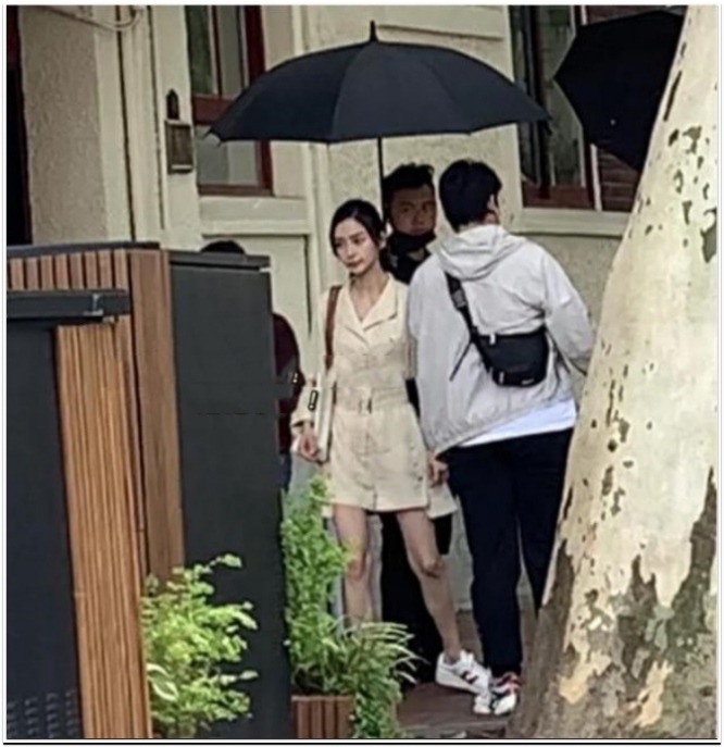 Hình ảnh gầy gò của Angelababy trên phim trường bộ phim mới.