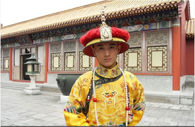 Dáng vẻ thư sinh và trẻ con của anh chàng từng rất được yêu thích.