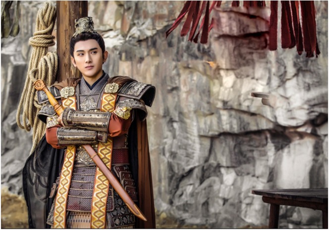 Anh có đóng phim và vẫn theo đuổi đam mê võ thuật.