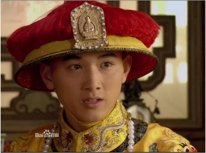 Vương Văn Kiệt đóng vai Càn Long trong Chân Hoàn truyện.