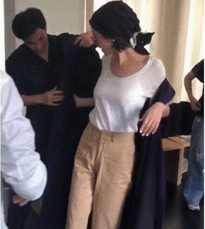 Bức ảnh của cô nhanh chóng gây ồn ào trên mạng.