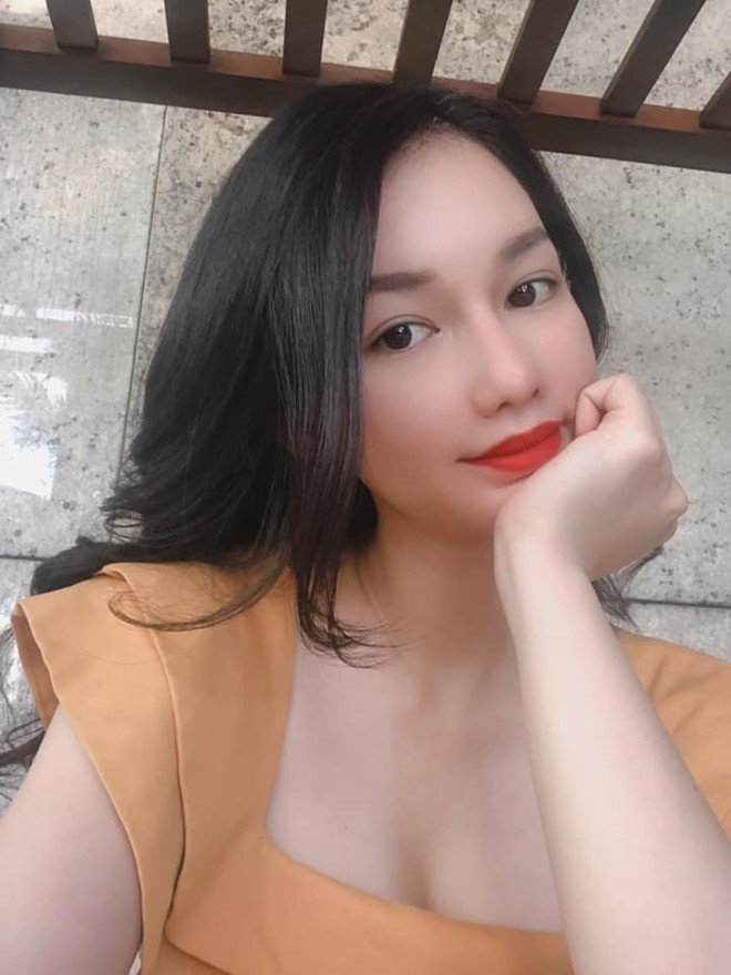 Thi thoảng Quỳnh Chi vẫn chia sẻ những tấm hình của bản thân trên trang cá nhân, cho thấy bà mẹ một con có tinh thần tốt, ngày càng quyến rũ hơn.