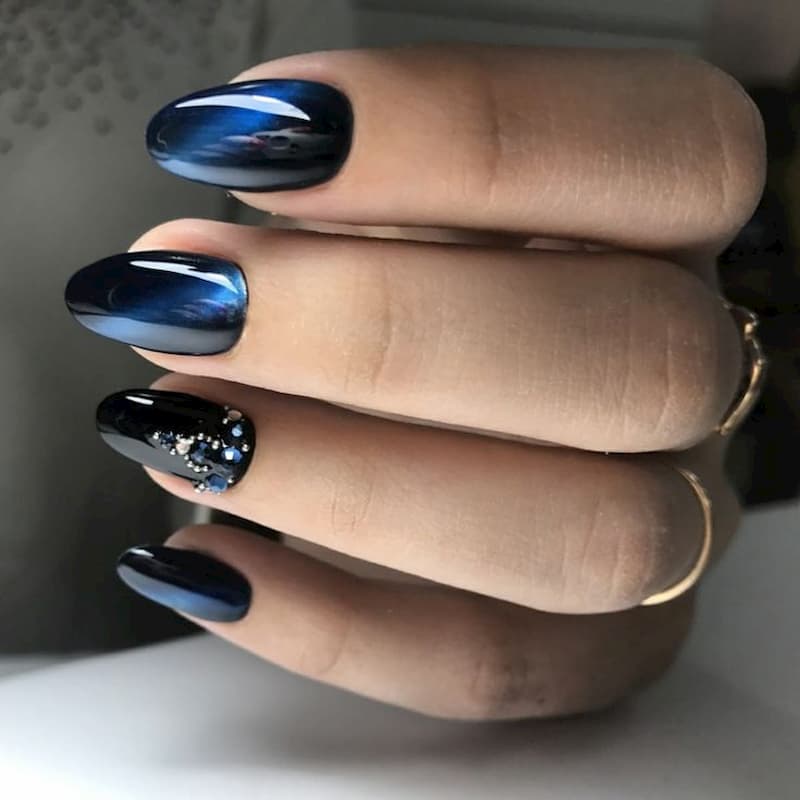 Xu hướng Velvet nail đưa nail mắt mèo lấp lánh lên tầm cao mới - LAMIA  Beauty Boutique