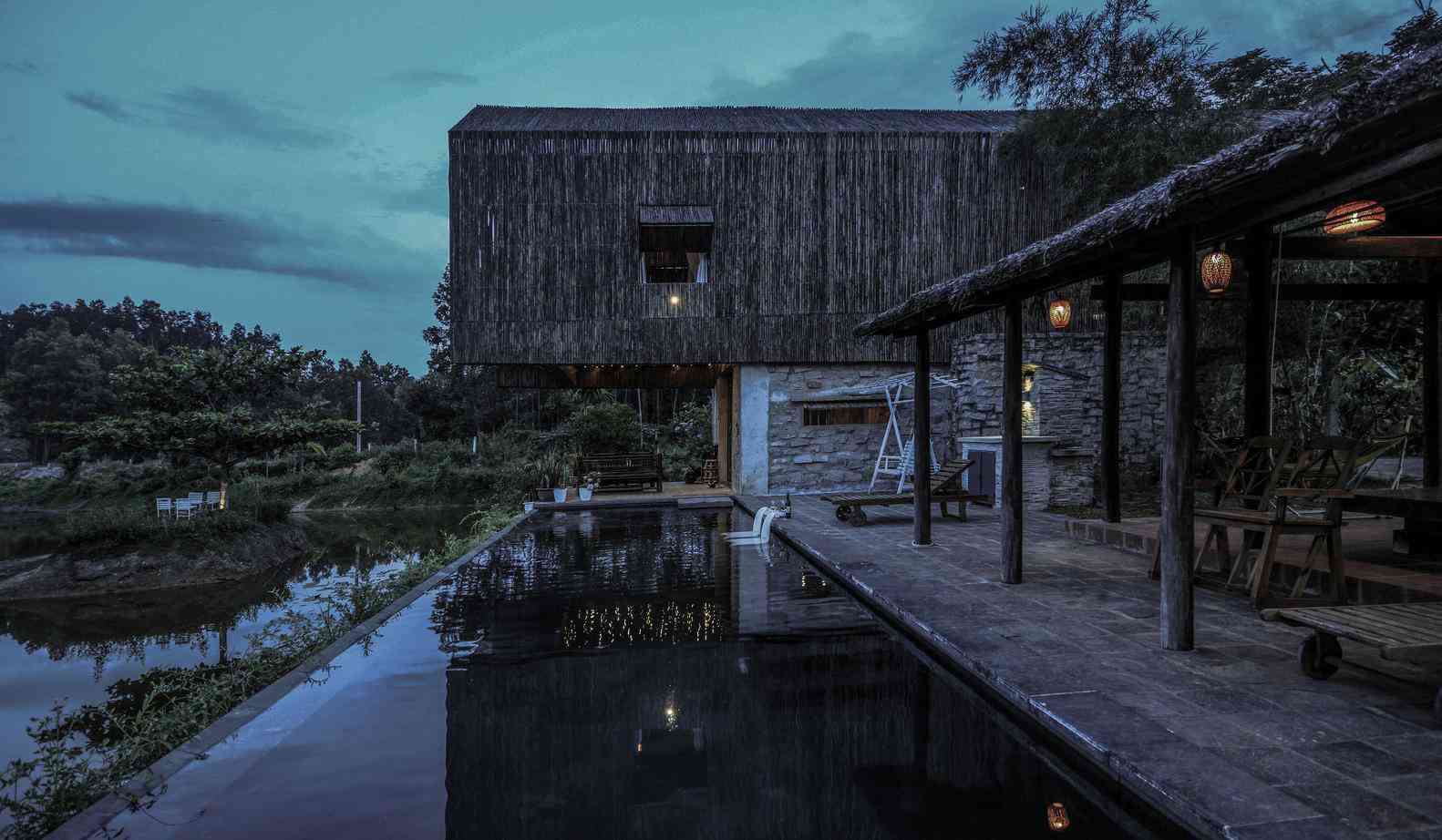 Không có điều hòa, nhà bên hồ ở Đà Nẵng vẫn mát mẻ nhờ lớp vỏ bằng tre - 19