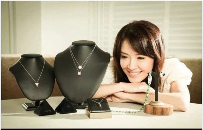 Cô sở hữu gia tài cả nghìn tỷ.