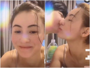 Làm mẹ - Nữ DV U41 bị nhắc nhở khi mặc đồ không phù hợp cạnh con