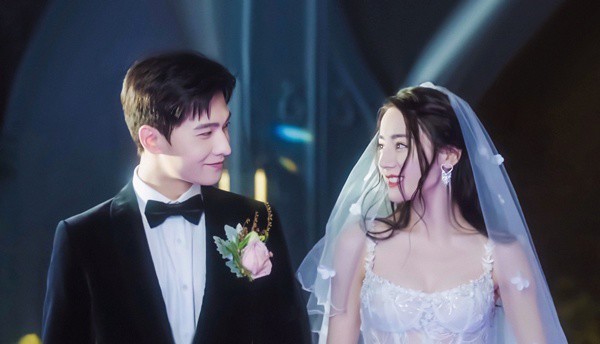 Còn cả đám cưới nữa? Nhìn nhau tình thế này, muốn kìm lòng không ghép cặp cũng khó!