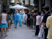 Sức khỏe - Không triệu chứng, hai người cao tuổi dương tính khi xét nghiệm, Hà Nội thêm 40 ca mắc tối 12/8