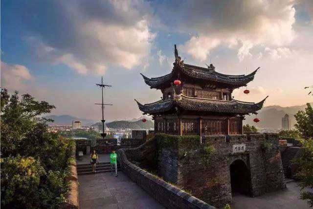 Nơi cực giống Vạn Lý Trường Thành nhưng ít người biết dù phí tham quan rất rẻ - 5