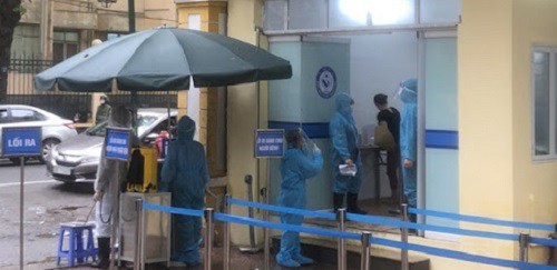 Các cơ sở y tế sàng lọc, phân luồng bệnh nhân rất tốt nên người dân khi có bất thường sức khỏe cần đi thăm khám kịp thời.