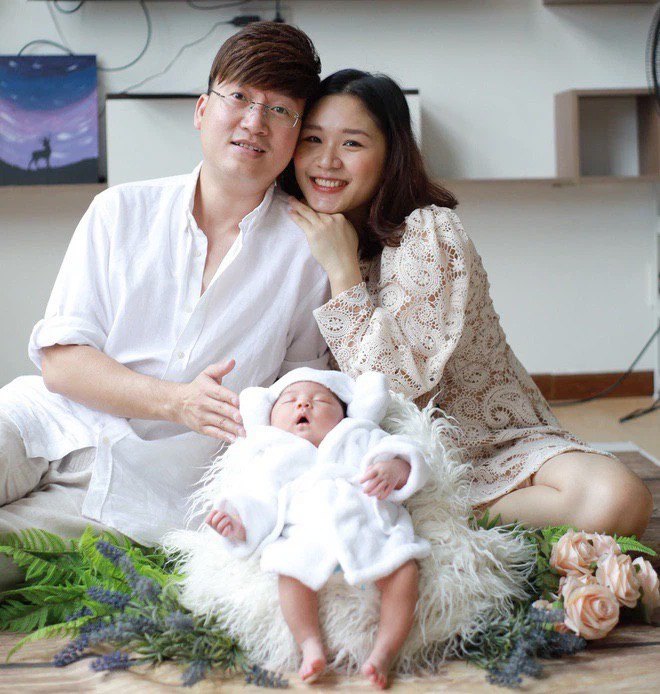 Sỹ Luân và vợ kém 12 tuổi - Phương Thảo.