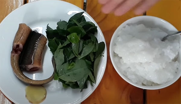 Cách nấu cháo lươn rau ngót cho bé ăn mãi không ngán - 6