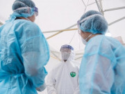 Sức khỏe - Hai nhân viên lò mổ và người đi tiêm COVID-19 về dương tính, Hà Nội tối 14/8 có 18 ca