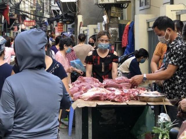 COVID-19 15/8: Nhân viên làm việc trong khu cách ly dương tính, di chuyển nhiều nơi, hay đến quán thịt