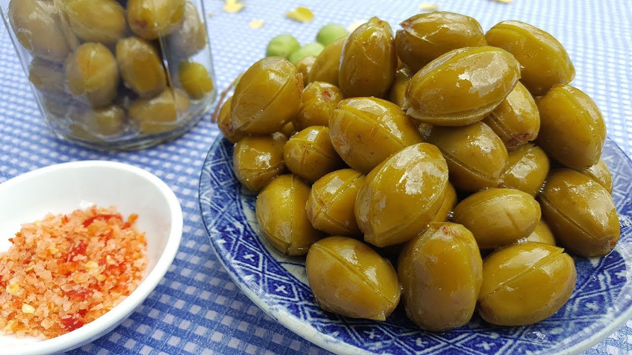 Đặc sản cà na được chị em amp;#34;săn lùngamp;#34; - 2