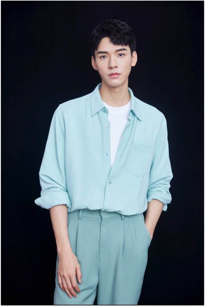 Cung Tuấn - bạn diễn trong Sơn hà lệnh của Trương Triết Hạn bất ngờ bị chỉ trích.