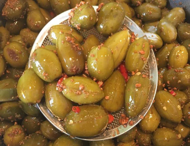 Đặc sản cà na được chị em amp;#34;săn lùngamp;#34; - 3