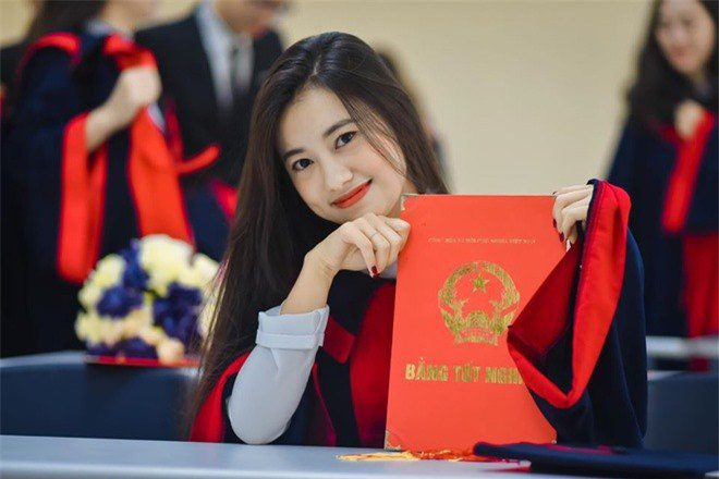 Phạm Thuý Quỳnh năm nay 24 tuổi và đã tốt nghiệp đại học