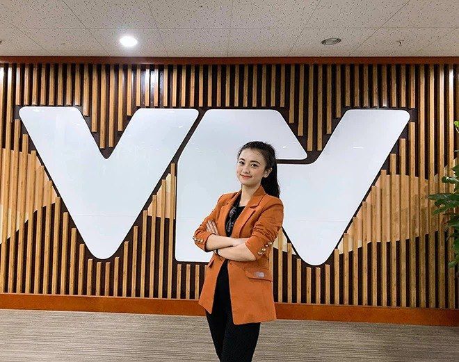Dù hình bóng của Chị Ong Vàng là rất lớn xong Thuý Quỳnh luôn tự tin với các công việc, dự án hiện tại.