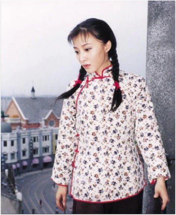 Hình ảnh cô gái điên khùng vì tình vì mất con khiến khán giả xót xa.