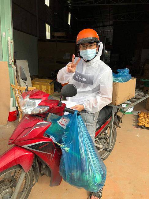 Và cả giao hàng.