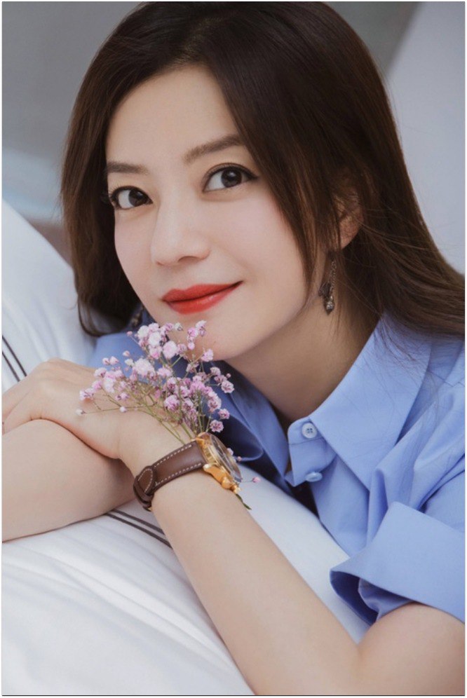 Triệu Vy chịu liên đới vì gà cưng Trương Triết Hạn.
