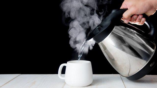 Uống 2 loại nước này thường xuyên dễ mắc ung thư thực quản, bỏ ngay kẻo muộn - 1
