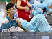 Tin tức - Người dân bức xúc vì thông báo "ủng hộ 350.000 đồng được tiêm vắc-xin trước": Chủ tịch phường nói gì?