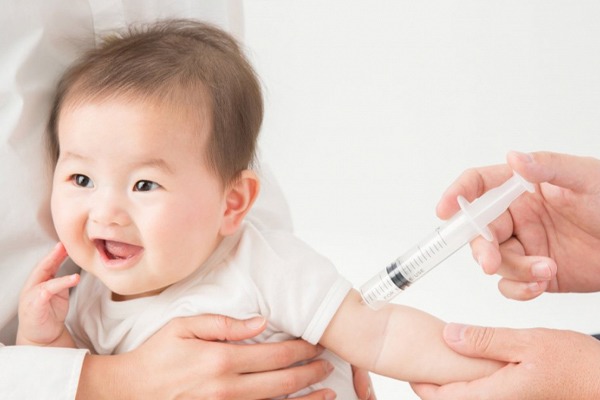 Nhấn vào ảnh để phóng to Tầm quan trọng của việc tiêm vắc xin cho trẻ nhỏ