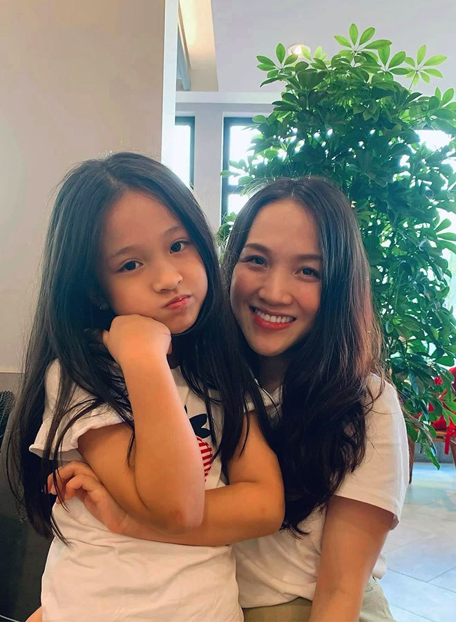 Con gái Phan Đình Tùng xinh như Hoa hậu, mới 8 tuổi đã trăn trở về nhan sắc “thua” mẹ - 5