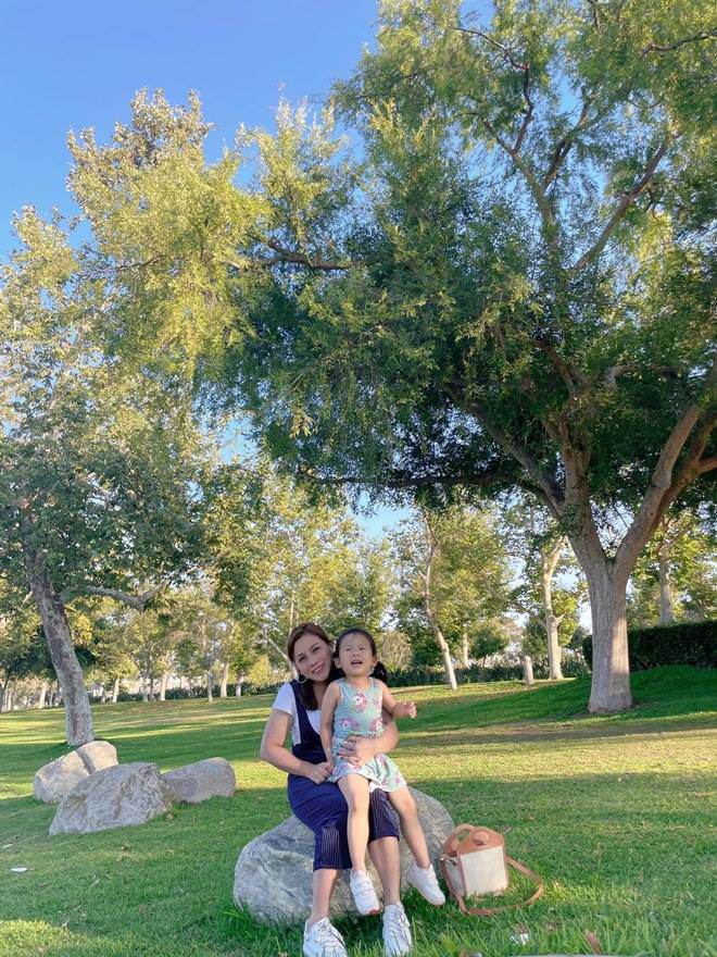 Con gái Hoàng Anh hiện đang sống cùng mẹ. Thủ tục ly hôn của đôi vợ chồng vẫn chưa hoàn thành.