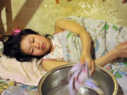 Làm mẹ - Con gái nằm liệt giường 18 năm bỗng có bầu, mẹ sụp đổ khi biết "tác giả"