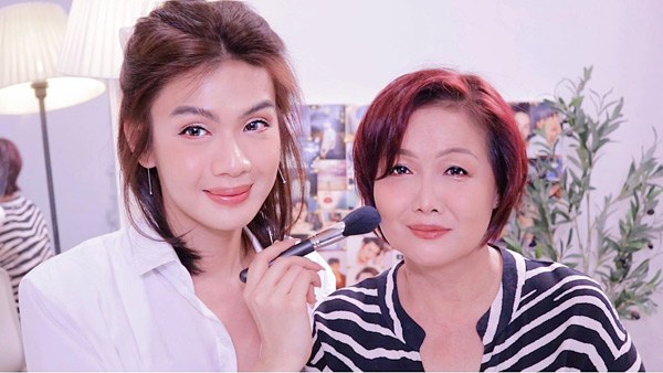 Có mẹ đẹp như diễn viên TVB hỏi sao Đào Bá Lộc không nhuận sắc - 1