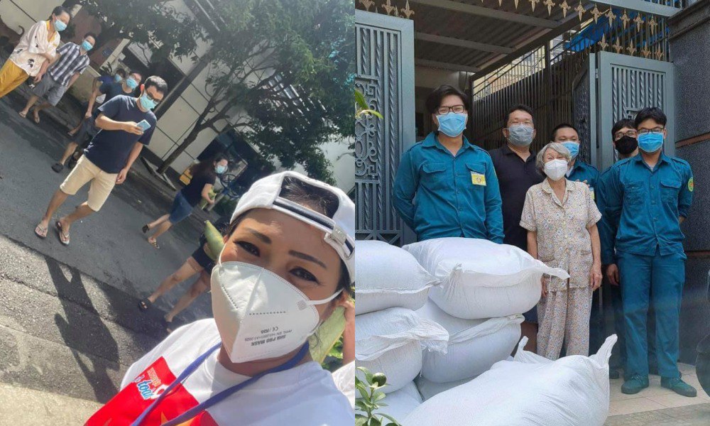 Cô còn đăng ảnh mẹ ruột tham gia phát gạo từ thiện tại một số khu vực ở TP HCM cùng mình.